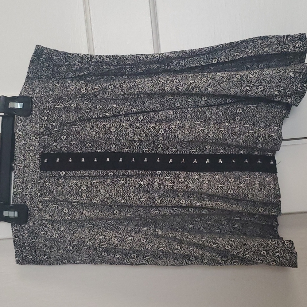 Elastic waist skirt